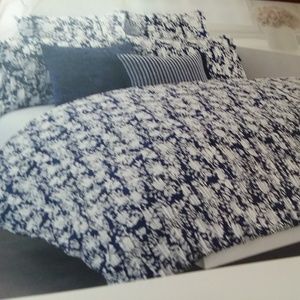 DKNY Full/Queen Duvet Cover and 2 F/Q Shams  NWOT